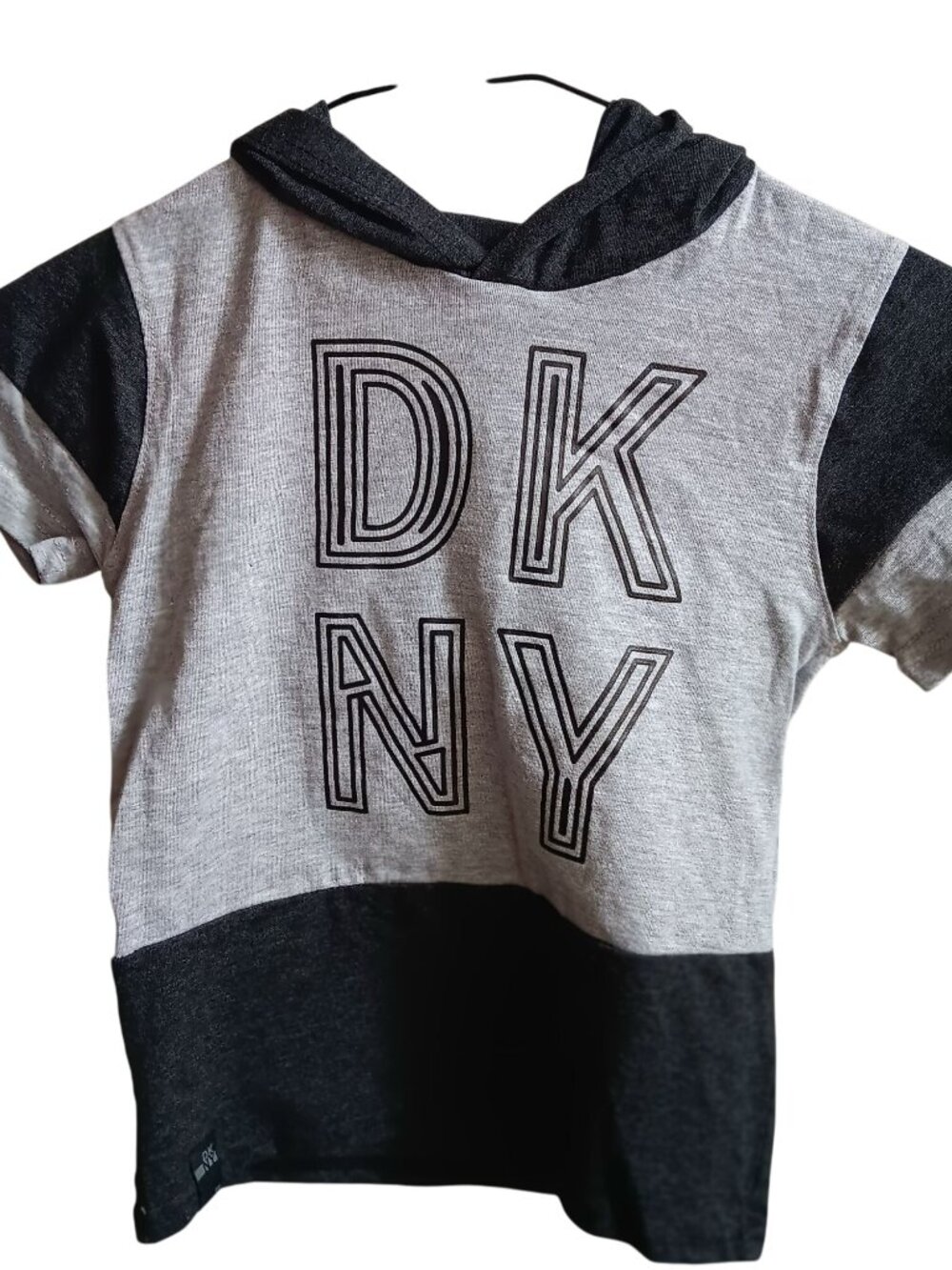 Boys Size 5 DKNY Kids Hoodie T-Shirt Gray & Black Colorblock Cotton NWT